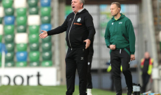 Lituanie : ils demandent le départ de leur coach en lançant des valises