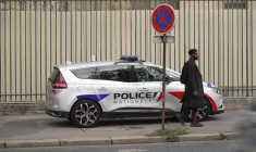Vol de bijoux au Louvre: deux suspects en garde à vue
