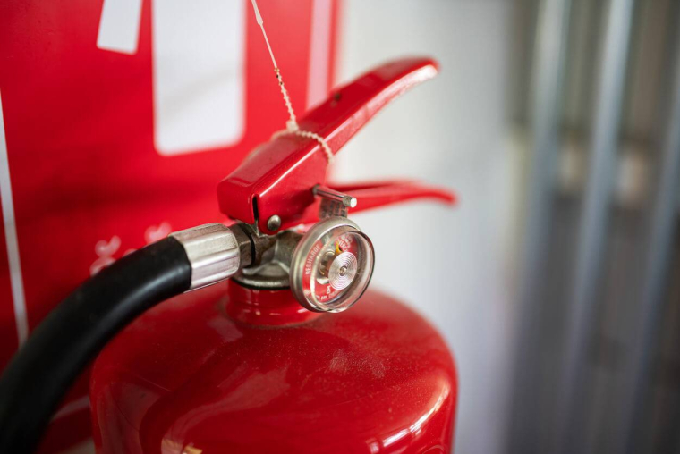 Copropriété : qui est responsable de la sécurité incendie ?  / iStock.com - panumas nikomkai