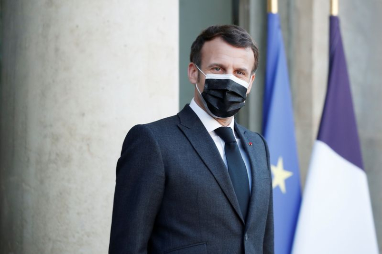L'UE A "MANQUÉ D'AMBITION" SUR LES VACCINS CONTRE LE COVID-19, DIT MACRON
