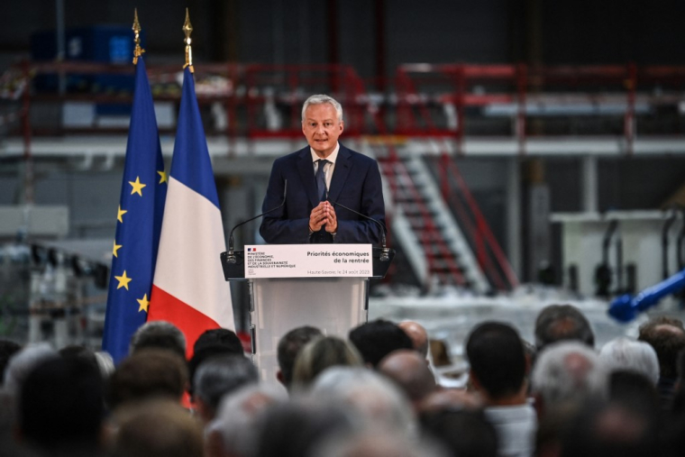 Pour le ministre de l'Économie Bruno Le Maire, "cette accélération du désendettement est fondamentale". ( AFP / OLIVIER CHASSIGNOLE )