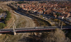 Un lit de rivière à sec à Rivesaltes, le 13 décembre 2023. ( AFP / ED JONES )