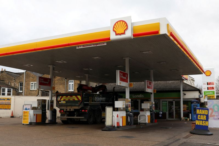 Vue générale d'une station-service Shell dans le sud-est de Londres