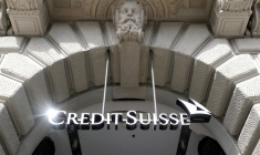 Le logo de la banque Credit Suisse à Zurich
