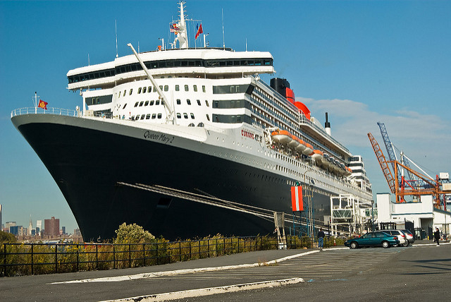 Crédit image : Dan DeLuca - Le Queen Mary 2, paquebot fleuron des chantiers STX