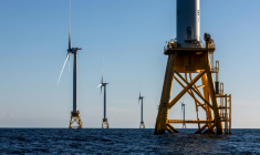 Un champ d'éoliennes offshore, au large de Rhode Island, aux Etats-Unis, le 7 juillet 2022 ( GETTY IMAGES NORTH AMERICA / JOHN MOORE )