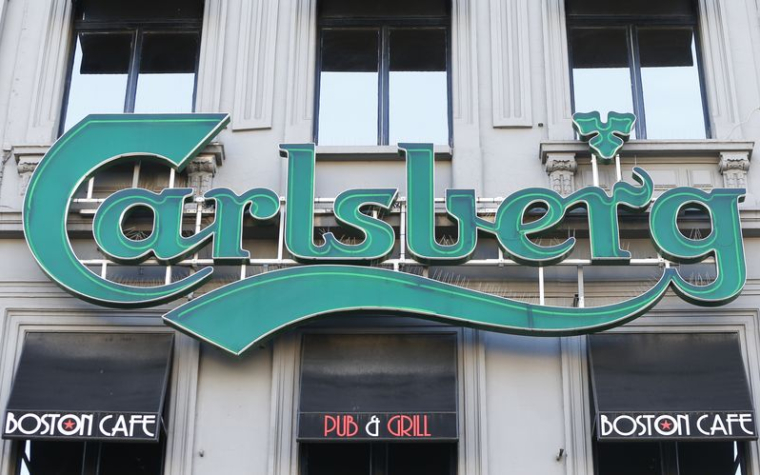 CARLSBERG FAIT MOINS BIEN QU'ATTENDU AU DEUXIÈME TRIMESTRE AVEC LA HAUSSE DES COÛTS