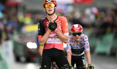 Le Néerlandais Thymen Arensman remporte la 19e étape du Tour de France, à La Plagne, le 25 juillet 2025 ( AFP / Loic VENANCE )