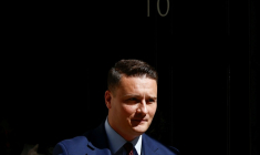 Le ministre britannique de la Santé, Wes Streeting, quitte le 10 Downing Street, le 12 mai 2026 à Londres ( AFP / Brook Mitchell )