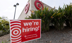 Panneau d'embauche dans un magasin Target en Californie