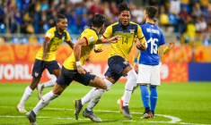 Un joueur de Quito se prend une balle perdue pendant ses vacances