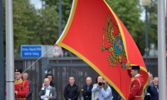 Le drapeau du Monténégro est hissé lors d'une cérémonie marquant l'adhésion du Monténégro à l'Otan au siège de l'Otan à Bruxelles