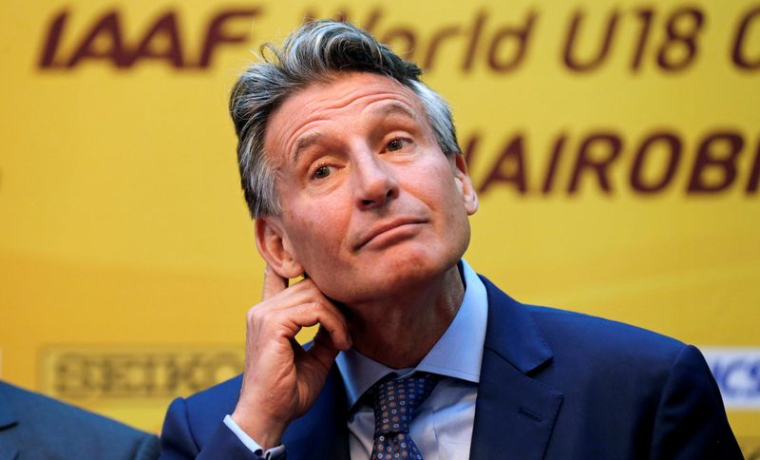 Sebastian Coe, président de l'IAAF, lors d'une conférence de presse à Nairobi