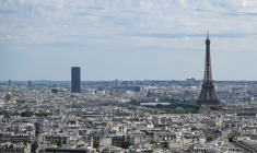 La région parisienne a enregistré, entre 2010 et 2022, "une diminution marquée" de ses émissions de gaz à effet de serre et de particules fines PM2.5, selon Airparif ( AFP / Emmanuel DUNAND )
