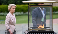 Ursula von der Leyen, à New Delhi, le 27 février 2025 ( AFP / SAJJAD HUSSAIN )