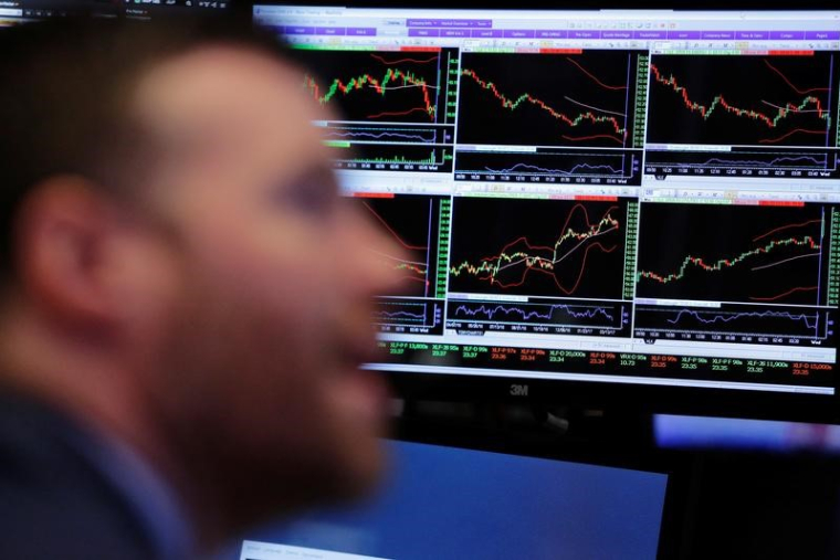 LES ACTIONS ET LE DOLLAR DÉLAISSÉS APRÈS L'ÉCHEC DE TRUMP