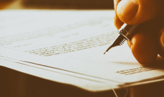 La contestation d'une donation-partage soulève la question de la validité d'une renonciation à un usufruit sans formalités claires. (Crédit photo : Fotolia)