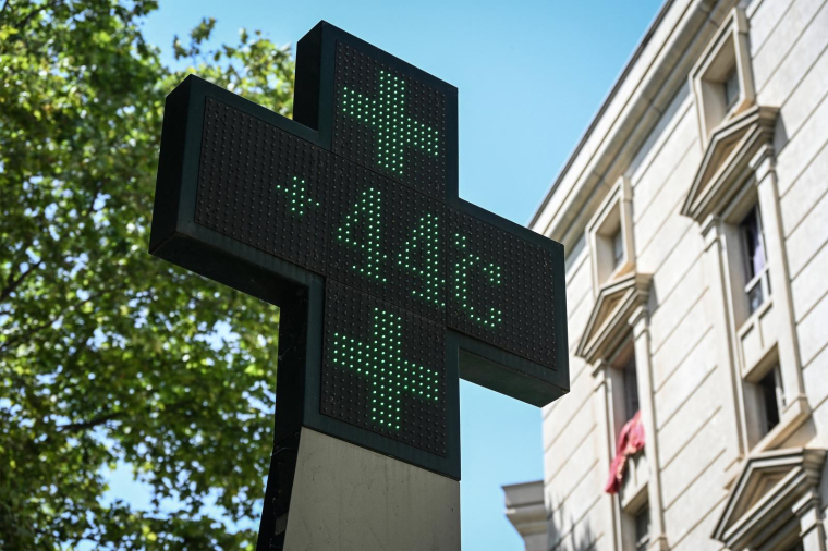 44° C dans l'Hérault, le 17 juin 2022. ( AFP / PASCAL GUYOT )