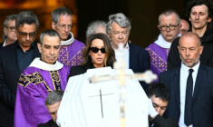 Laura Smet, la fille de Nathalie Baye, lors des obsèques de cette dernière à Paris le 24 avril ( AFP / JULIEN DE ROSA )