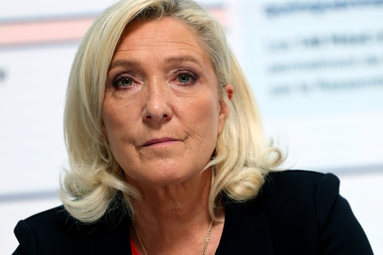 Marine Le Pen présente le programme budgétaire du RN, le 6 octobre 2026 à Paris ( AFP / MEHDI FEDOUACH )