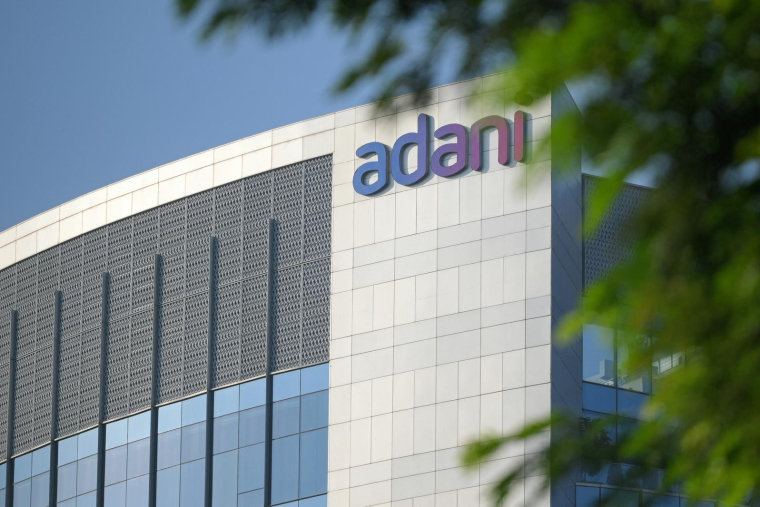 Le contrat liant l’énergéticien Adani au Bangladesh a été signé sous le règne de l’ex-Première ministre Sheikh Hasina (2009-2024). ( AFP / SHAMMI MEHRA )