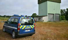 Le silo où les enquêteurs ont découvert le corps d'une enfant qui pourrait être Lyhanna, à Puycasquier dans le Gers, le 5 juin 2026 ( AFP / Lionel BONAVENTURE )