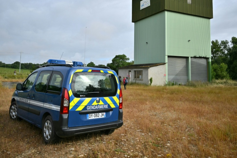 Le silo où les enquêteurs ont découvert le corps d'une enfant qui pourrait être Lyhanna, à Puycasquier dans le Gers, le 5 juin 2026 ( AFP / Lionel BONAVENTURE )
