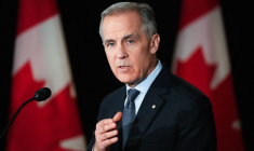 Le Premier ministre canadien Mark Carney s'exprime lors d'une conférence de presse à la Citadelle de Québec