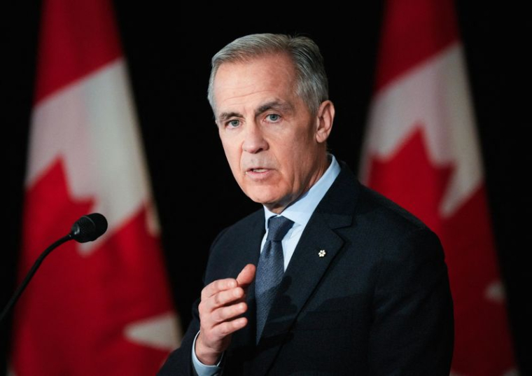 Le Premier ministre canadien Mark Carney s'exprime lors d'une conférence de presse à la Citadelle de Québec