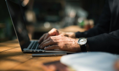 Des escrocs se cachent derrière des mails reprenant le nom et le logo de l’Agirc-Arrco. (illustration) (StockSnap / Pixabay)