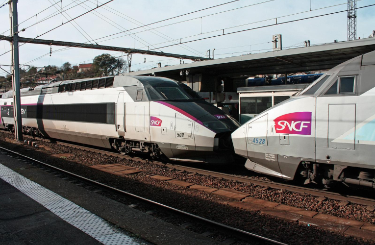 D’après Trainline, un trajet Paris-Rennes effectué pendant les ponts de mai en 2024 pouvait coûter 63 % moins cher en moyenne s’il était réservé à temps. (Illustration) (Inkflo / Pixabay)