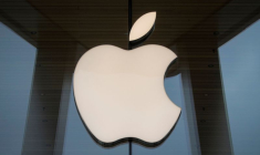 LA FRANCE POURSUIT APPLE POUR DES CONTRATS LIÉS À SON "APP STORE"