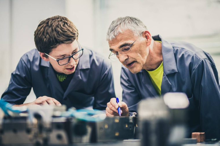 Le CDI inclusion pour les plus de 57 ans - iStock-vm