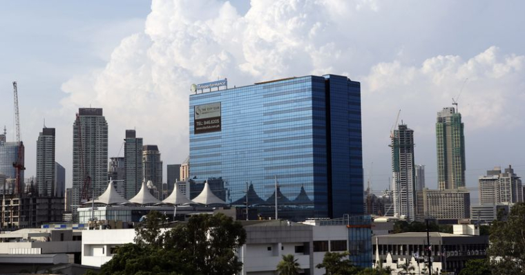 Un bâtiment occupé par Teleperformance dans le quartier financier de Makati, à Manille