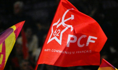 Au cours d'un meeting de campagne de Fabien Roussel (PCF), à Lille, le 7 avril 2022 ( AFP / DENIS CHARLET )