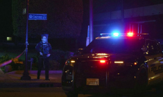 Un véhicule de police sur le lieu d'une fusillade à Los Angeles