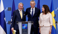 OTAN: LA FINLANDE ET LA SUÈDE SIGNENT LE PROTOCOLE D'ACCESSION