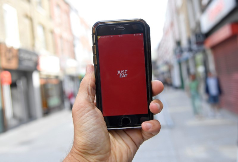 TAKEAWAY REMPORTE LA BATAILLE POUR JUST EAT DANS LA LIVRAISON DE REPAS