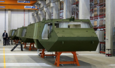 Carrosseries de véhicules militaires Patria dans une usine à Valmiera