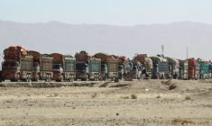 Des réfugiés afghans à la frontière entre le Pakistan et l'Afghanistan, à Chaman, le 7 novembre 2025 ( AFP / Abdul BASIT )