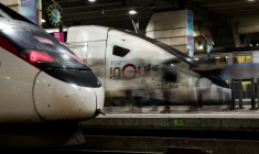 Mobilisation de jeudi: Trafic "normal" pour les TGV et la RATP, perturbations dans les Intercités ( AFP / Ian LANGSDON )