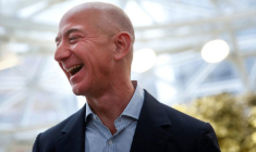 JEFF BEZOS EN TÊTE DE LA LISTE FORBES DES MILLIARDAIRES US, DONALD TRUMP RECULE