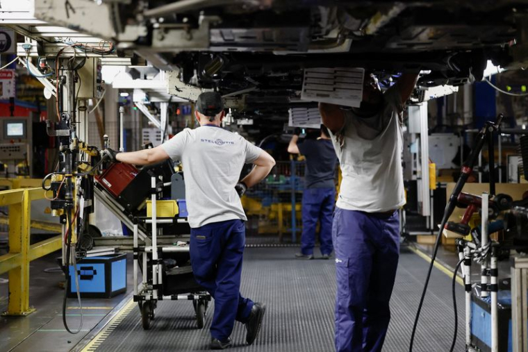 Une usine de fabrication de Stellantis à Poissy