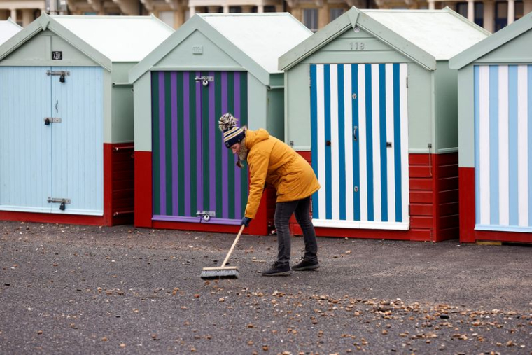 TEMPÊTE EUNICE: PRÈS DE 200.000 FOYERS BRITANNIQUES TOUJOURS PRIVÉS D'ÉLECTRICITÉ