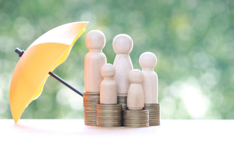 Assurance vie : quand et comment paye-t-on les prélèvements sociaux ? * iStock.com - MonthiraYodtiwong