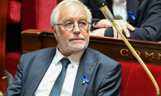 François Rebsamen à Paris, le 2 avril 2025. ( AFP / BERTRAND GUAY )