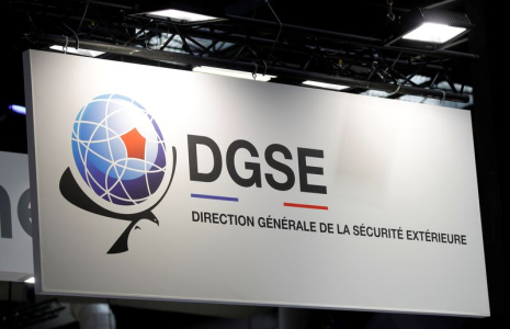 Le logo de la DGSE au salon VivaTech à Paris