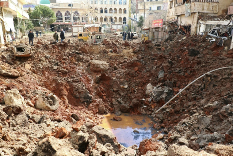 Photographie prise lors d’une visite de presse organisée par le Hezbollah  montrant des destructions dans la ville de Nabi Sheet après une opération militaire israélienne dans la vallée de la Bekaa, au Liban, le 7 mars 2026 ( AFP / Nidal SOLH )