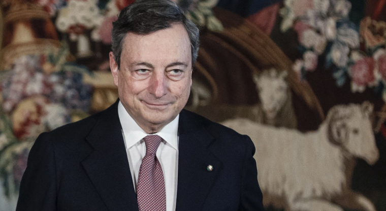 La tâche de Mario Draghi à la tête d'un gouvernement d'union nationale, est délicate, contrer une récession historique grâce à l'argent du plan de relance de l'UE. (© AFP)