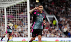 Carlos Tévez hué à Old Trafford lors d’un match de charité après avoir inscrit un quadruplé